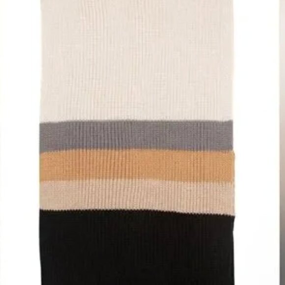 Stylish Black and Tan Pom Pom Chunky Scarf-NEW - Picture 15 of 15